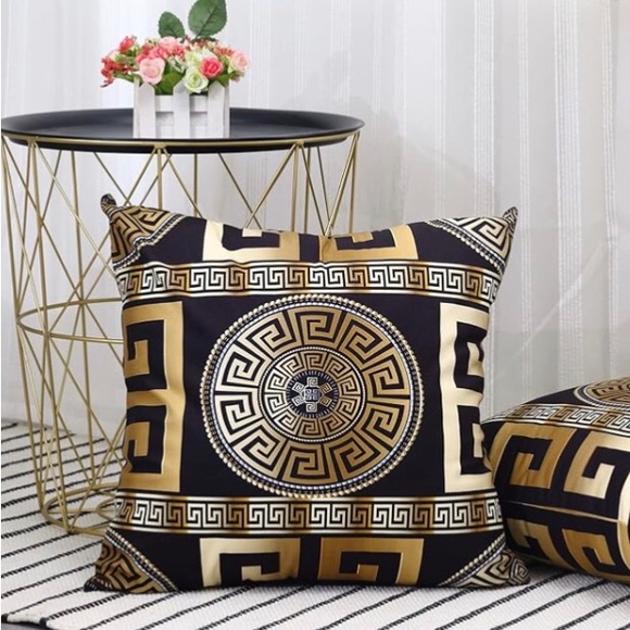 Sold out Set of 2 pillow coverings in gold and black NIB. 2 sizes available. - Picture 3 of 6